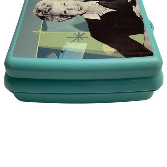 Tupperware Aqua Blue Brownie Wise Logo Sandwich Keeper - Picture 5 of 11